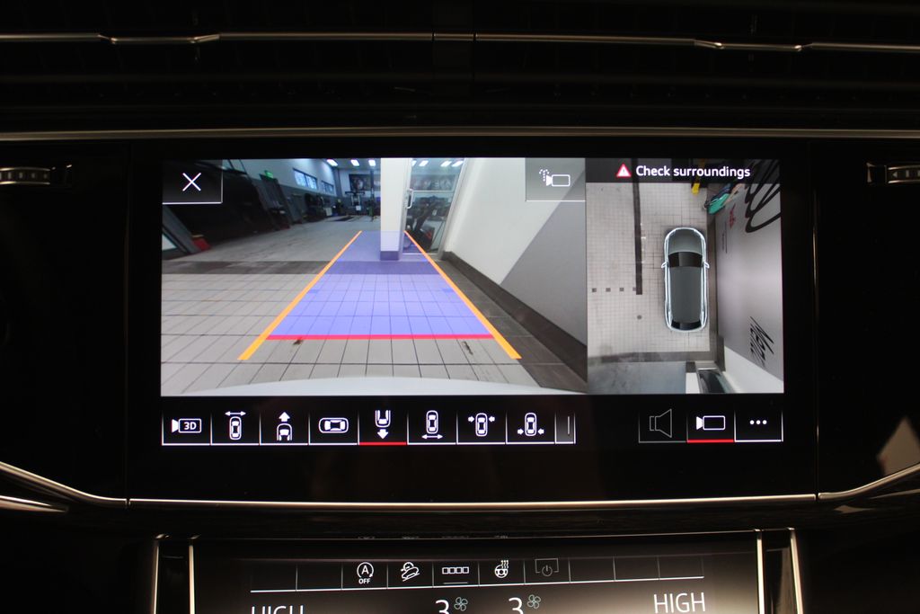 Thumbnail: 2026 Audi Q8 - 24