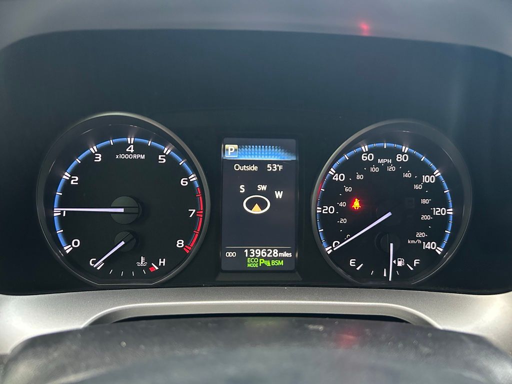 Thumbnail: 2018 Toyota RAV4 - 23