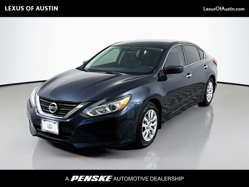 Thumbnail: 2017 Nissan Altima - 1