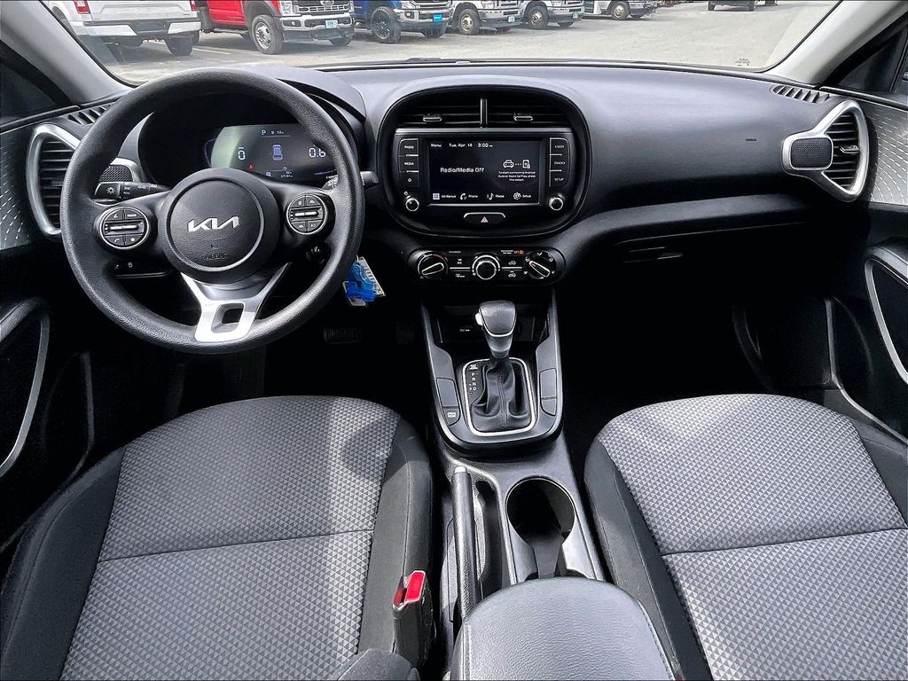 2023 Kia Soul — photo 16