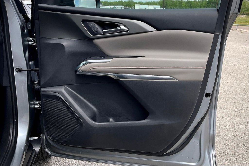 Used 2025 Chevrolet Traverse LT 4D Sport Utility