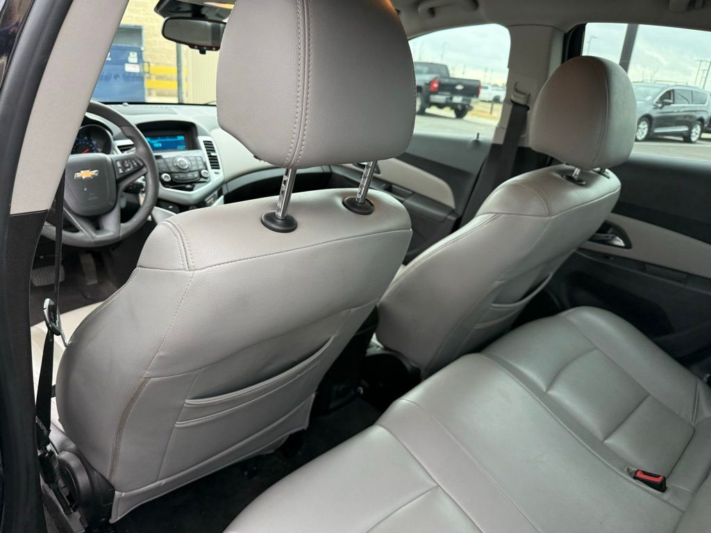 Thumbnail: 2016 Chevrolet Cruze - 9