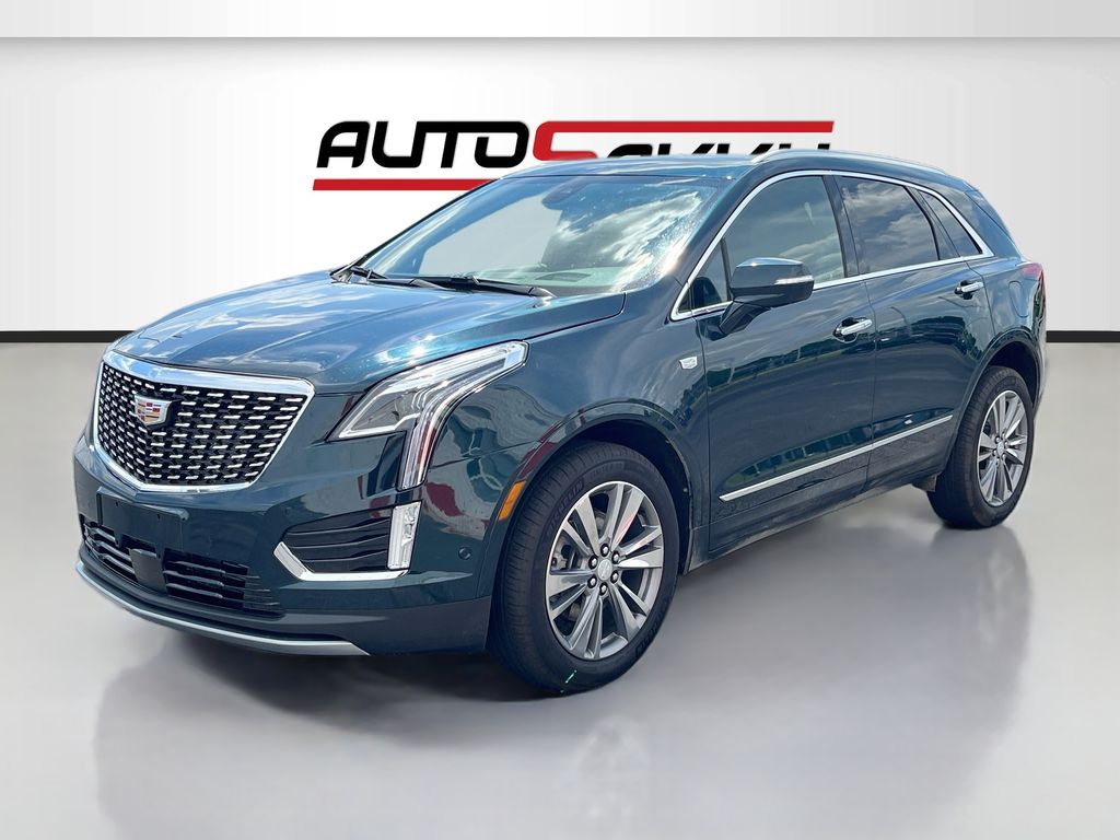 Used 2025 Green Cadillac Premium Luxury image 3