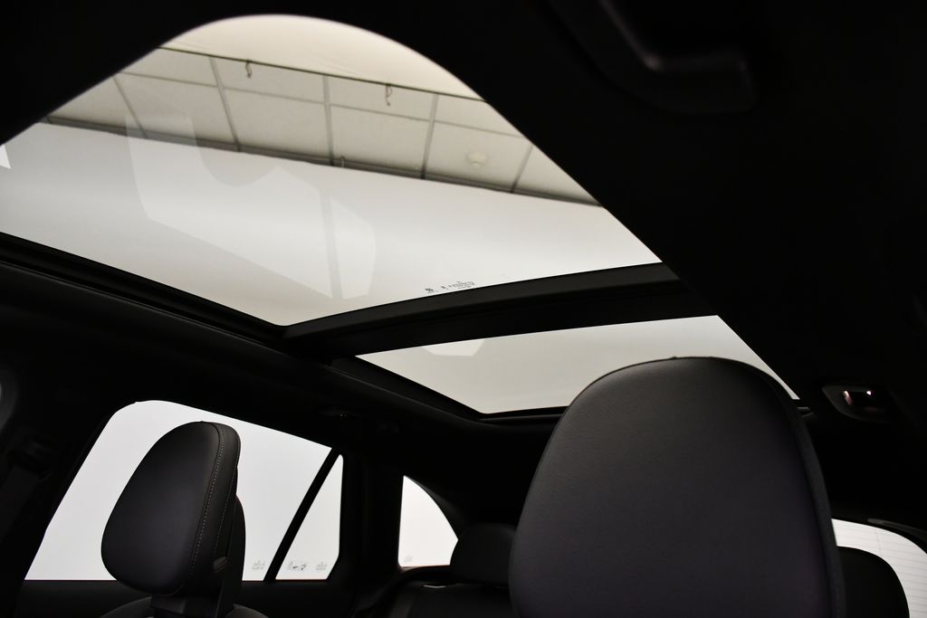 Thumbnail: 2026 Mercedes-Benz GLC - 17