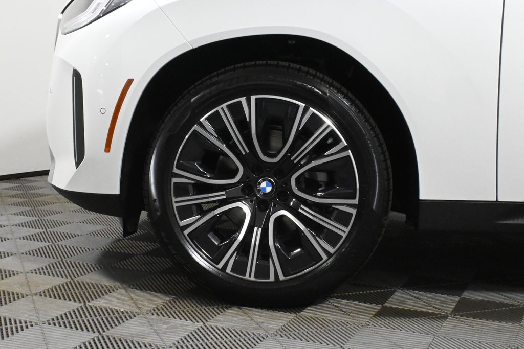 Thumbnail: 2025 BMW X3 - 12