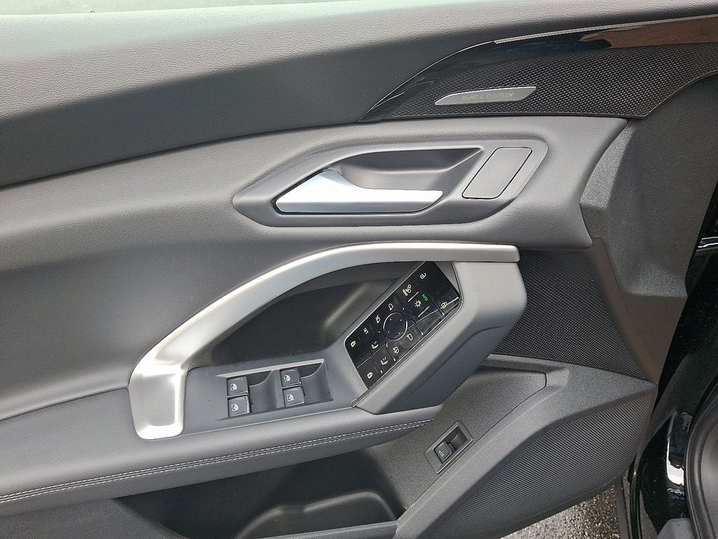 Thumbnail: 2025 Audi Q5 - 9