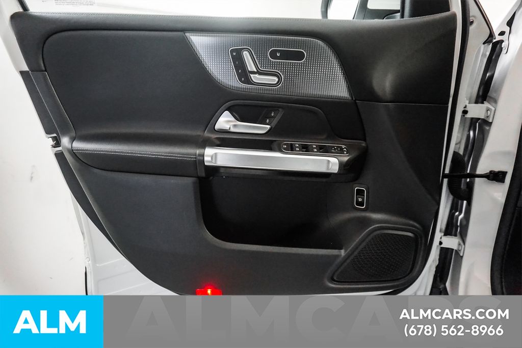 Used 2022 White Mercedes-Benz GLB 250 image 49