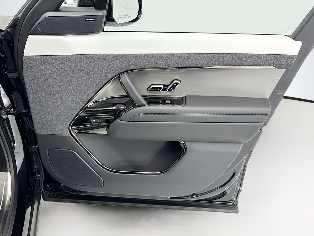 Thumbnail: 2026 Land Rover Range Rover Sport - 24