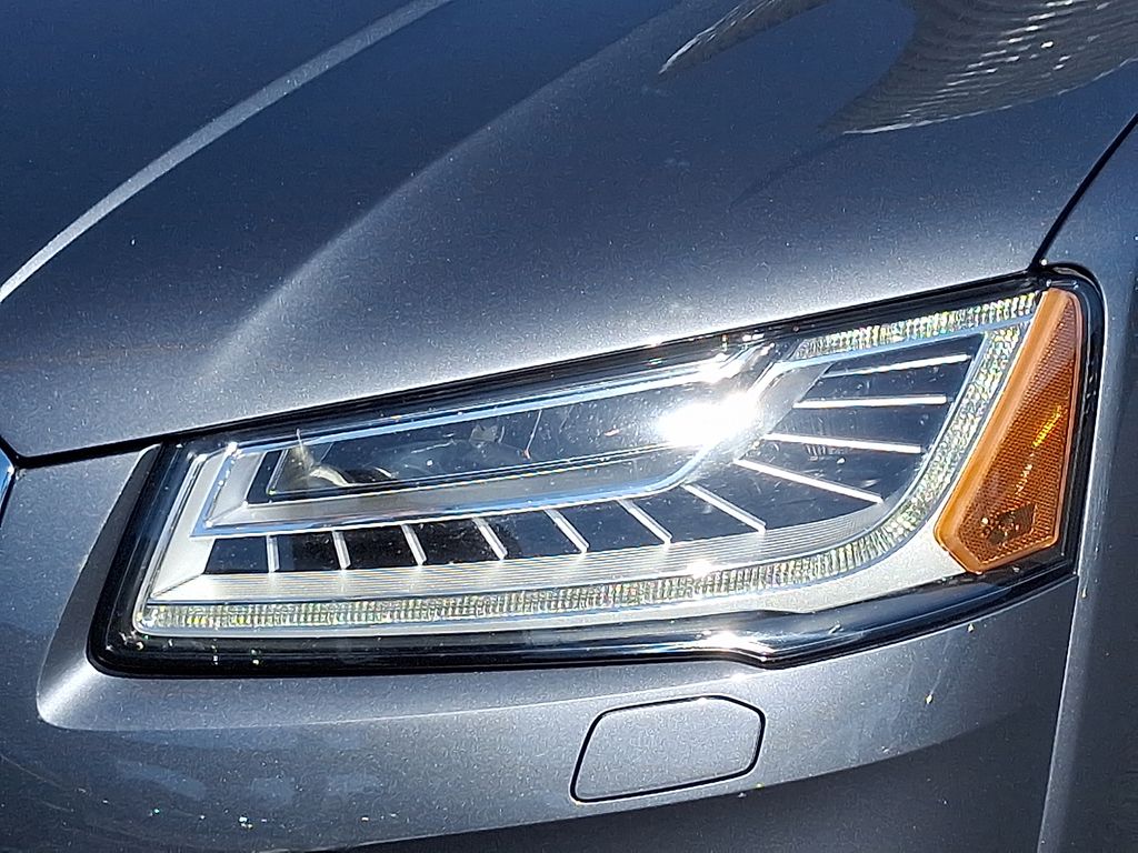 Thumbnail: 2016 Audi A8 - 9