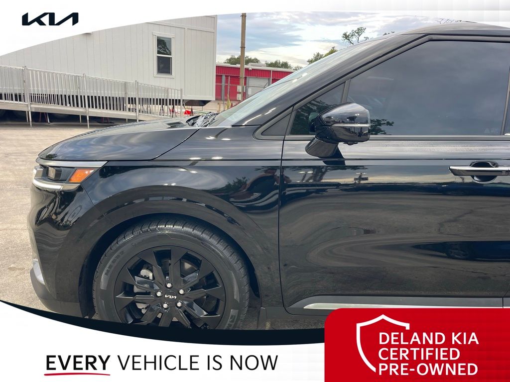 Used 2024 Kia Carnival Van