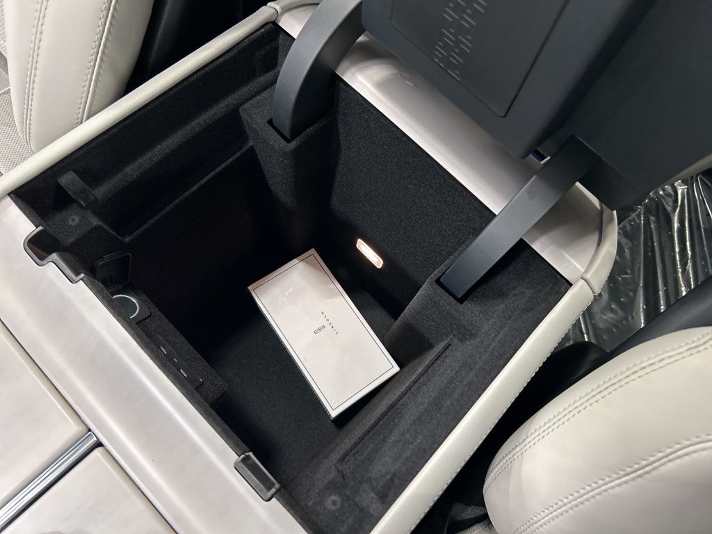new 2026 Lincoln Navigator L car, priced at $111,115