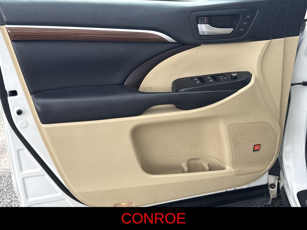 2018 Toyota Highlander Limited White at Classic Chevrolet Galveston