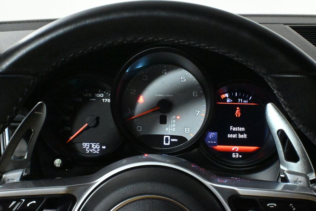 Thumbnail: 2018 Porsche Macan - 19