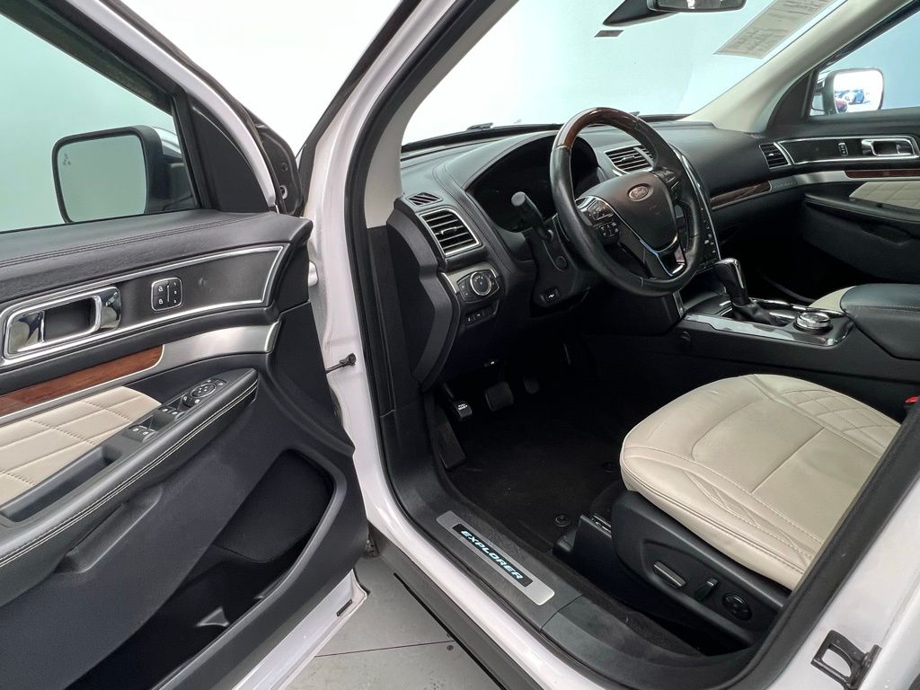Thumbnail: 2019 Ford Explorer - 24