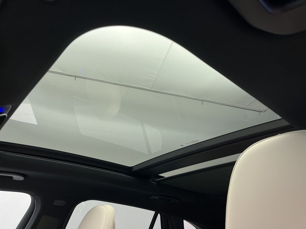 Thumbnail: 2026 Mercedes-Benz GLC - 23