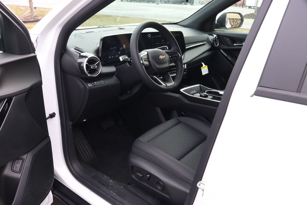 Thumbnail: 2026 Chevrolet Equinox - 13