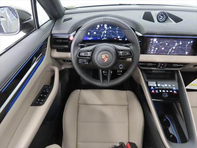 Thumbnail: 2025 Porsche Macan - 17