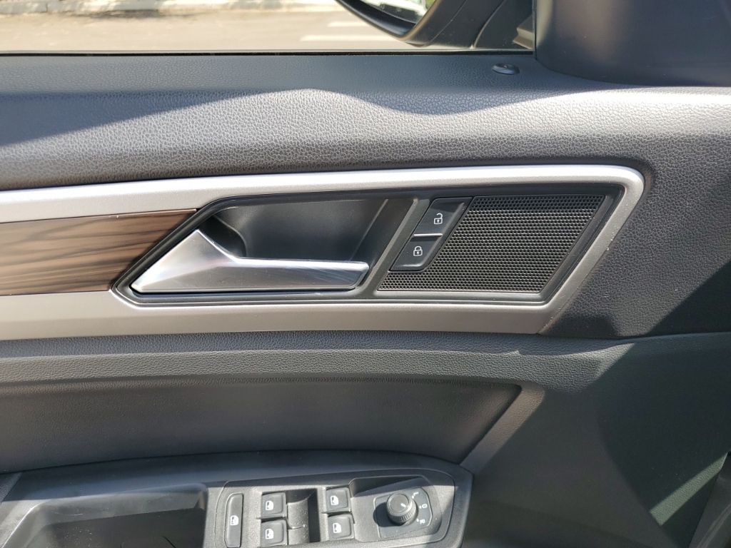 Used Car 2021 Volkswagen Atlas  3.6l V6 Se W/technology For Sale Under $30,000 In Austin, Texas