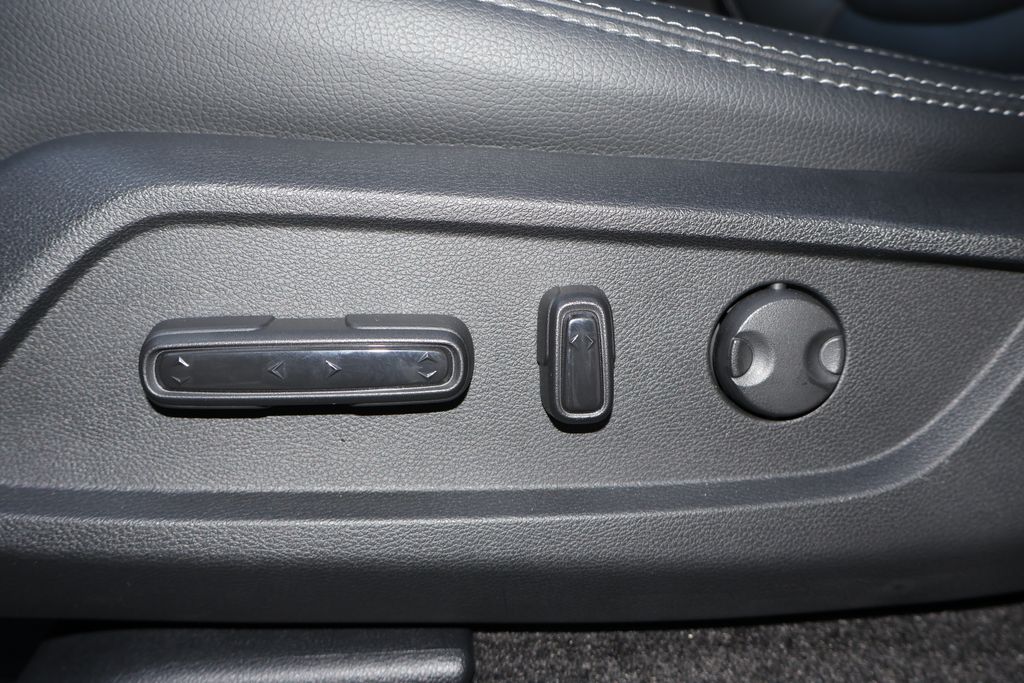 2025 Honda Pilot Touring 10