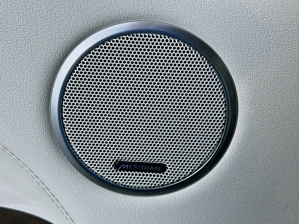 Thumbnail: 2017 Land Rover Range Rover - 19