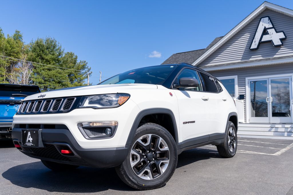 White Clearcoat 2017 Jeep Compass Trailhawk 4WD SUV / Crossover Four-Wheel Drive 9-Speed Automatic