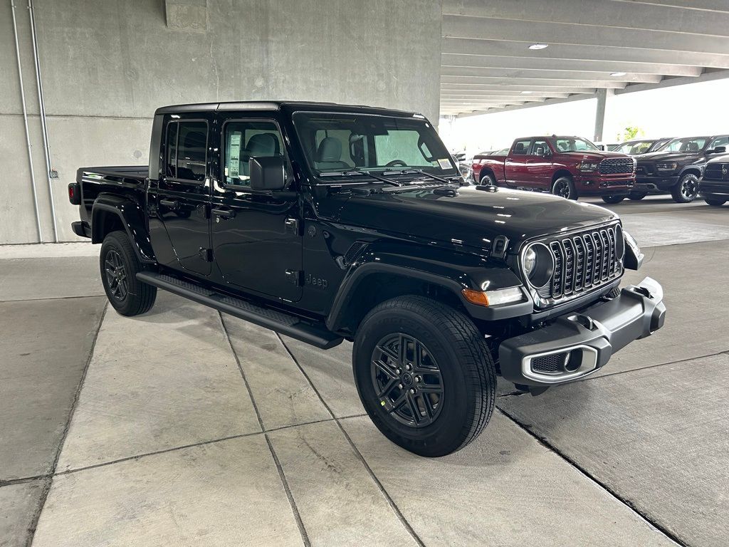 Used 2024 Jeep Gladiator Sport S with VIN 1C6HJTAGXRL101403 for sale in Miami, FL