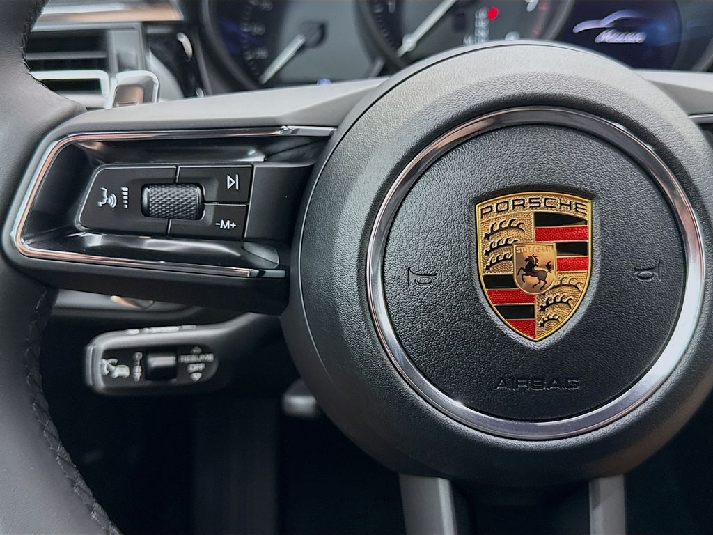 Thumbnail: 2026 Porsche Macan - 14