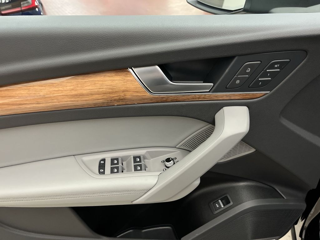 Thumbnail: 2022 Audi Q5 - 13