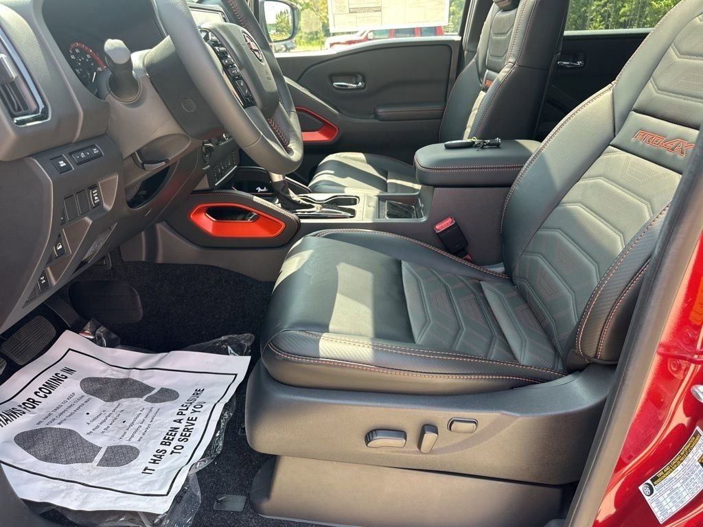 2025 Cardinal Red Metallic Tricoat Nissan Frontier PRO-4X 4X4 Truck