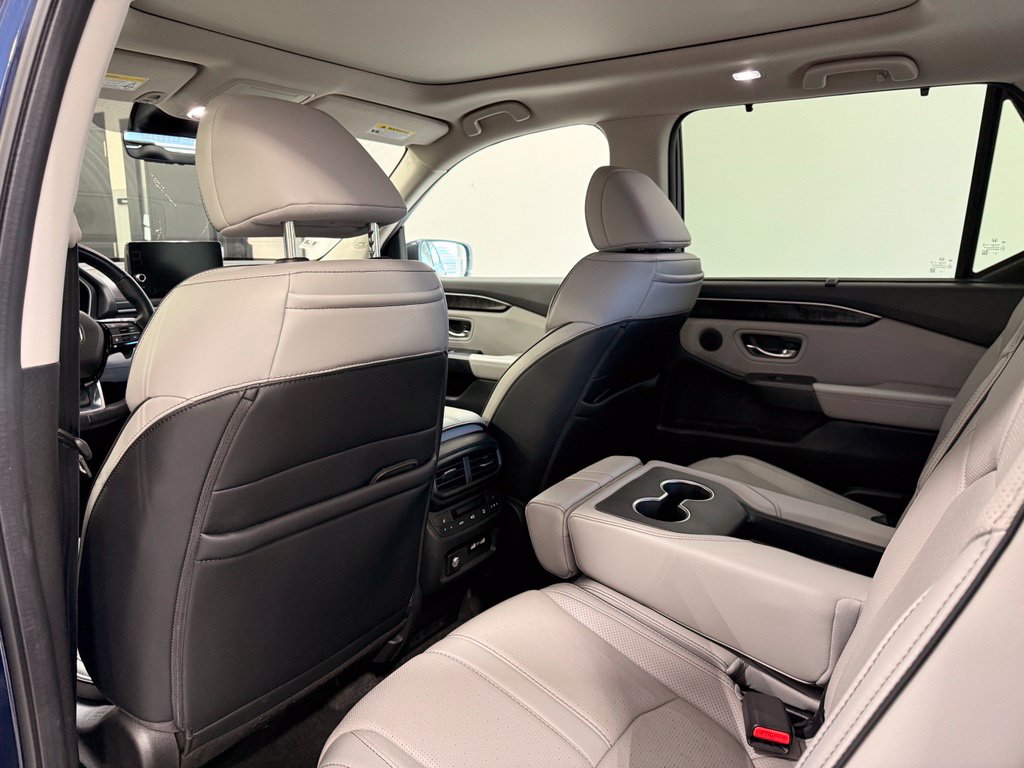 Thumbnail: 2023 Honda Pilot - 21