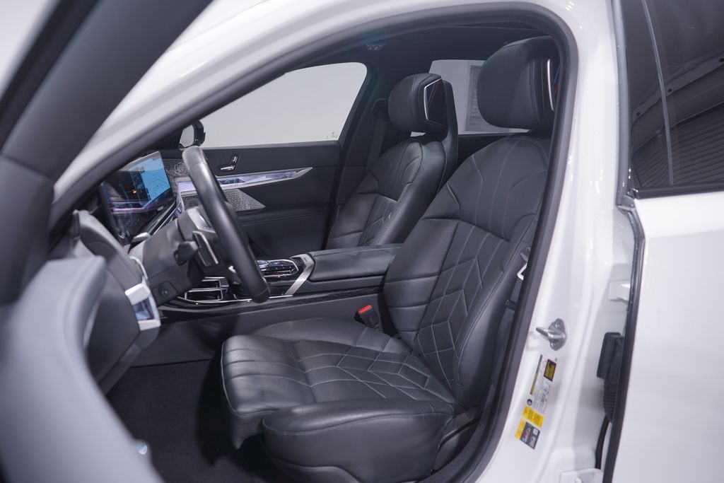 2024 BMW i7 eDrive50 7