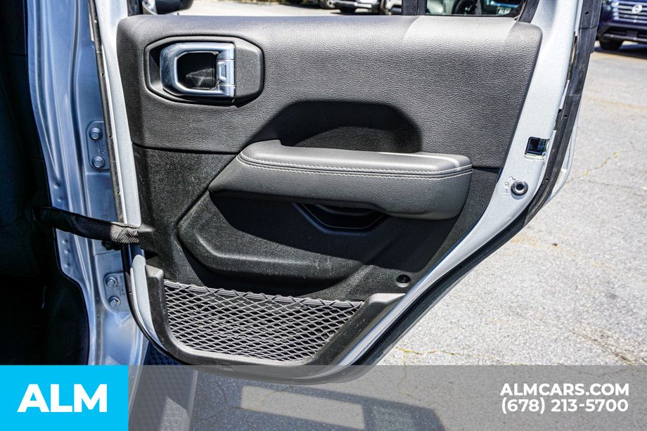 Used 2023 Silver Jeep Sahara image 52