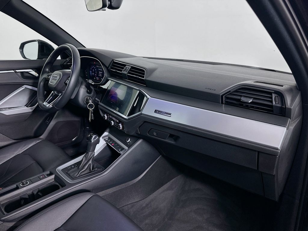Thumbnail: 2019 Audi Q3 - 29