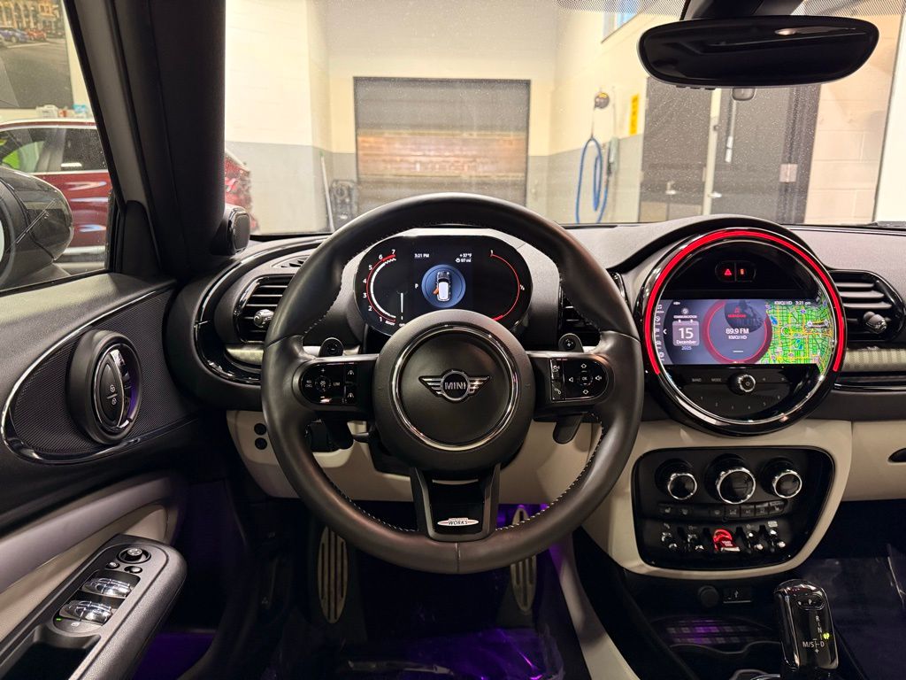 Thumbnail: 2022 MINI Cooper Clubman - 24