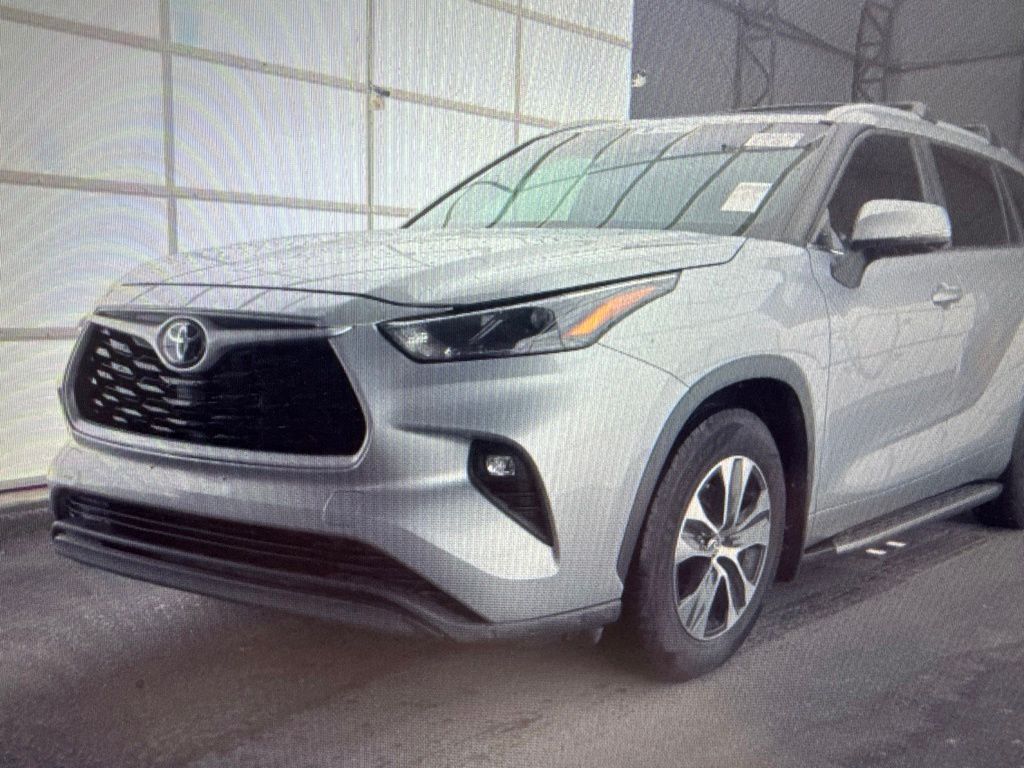 2023 Toyota Highlander XLE - 0