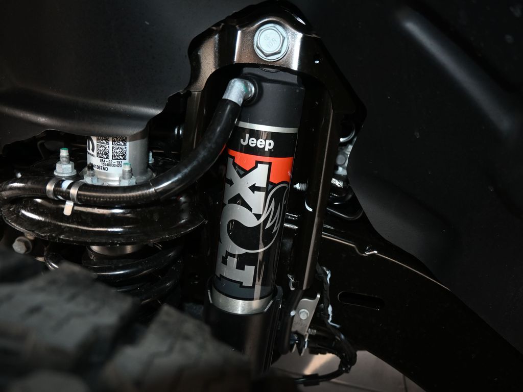 New 2026 bright white clearcoat Jeep Mojave image 28