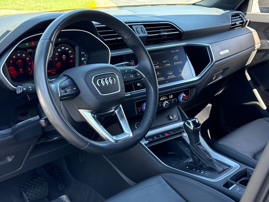 Thumbnail: 2023 Audi Q3 - 23
