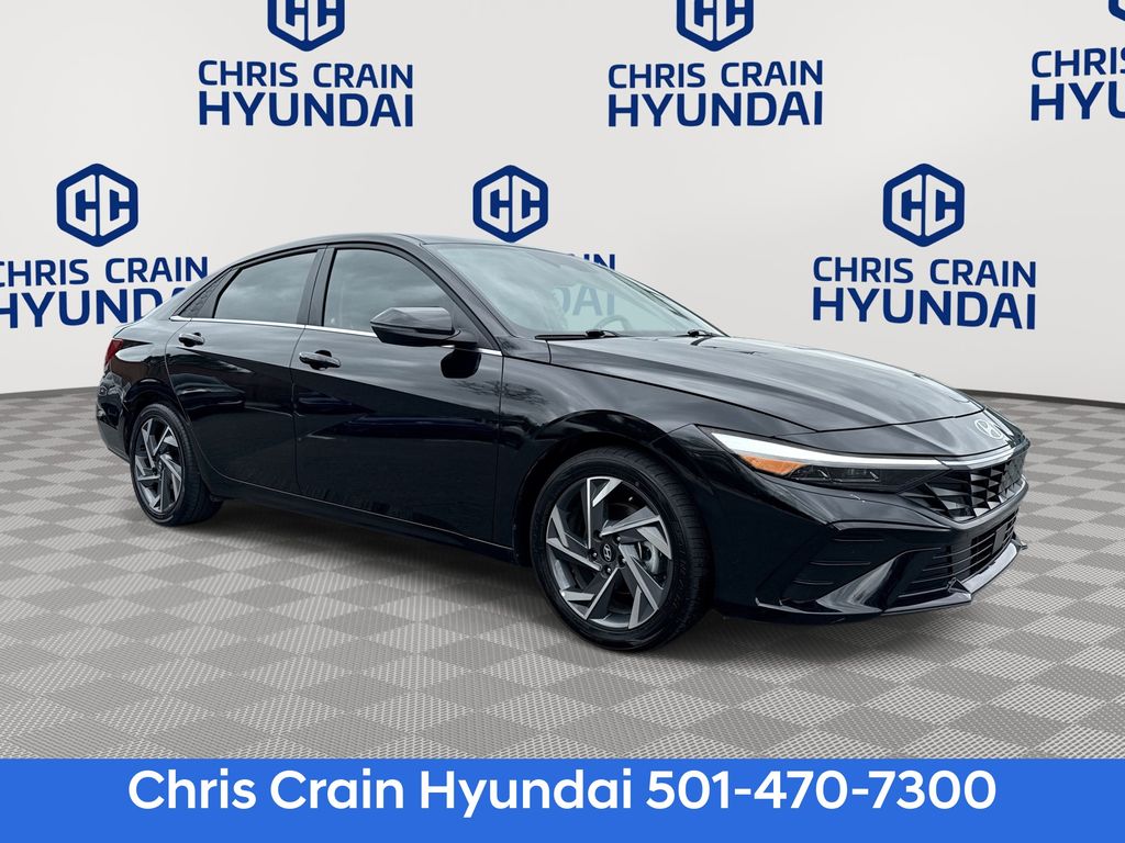 Abyss Black 2025 Hyundai Elantra Limited FWD Sedan Front-Wheel Drive Continuously Variable Transmission
