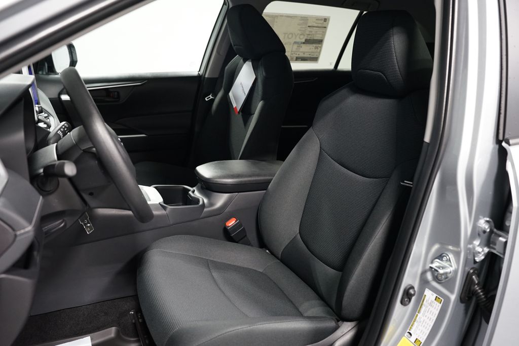 Thumbnail: 2025 Toyota RAV4 - 25