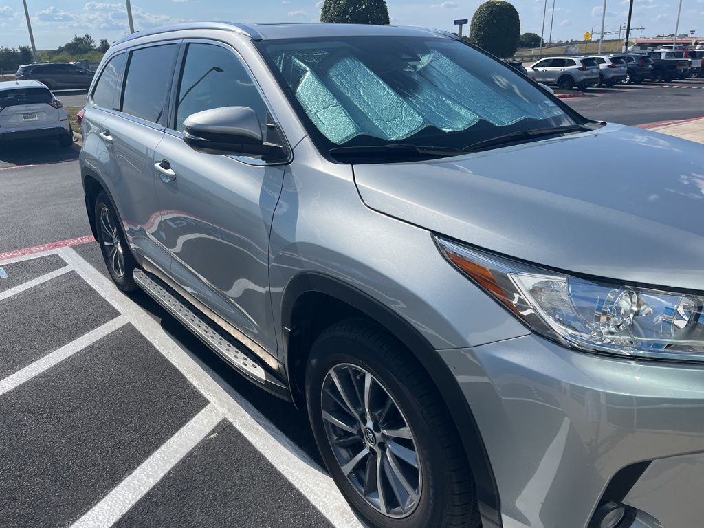 Thumbnail: 2019 Toyota Highlander - 3