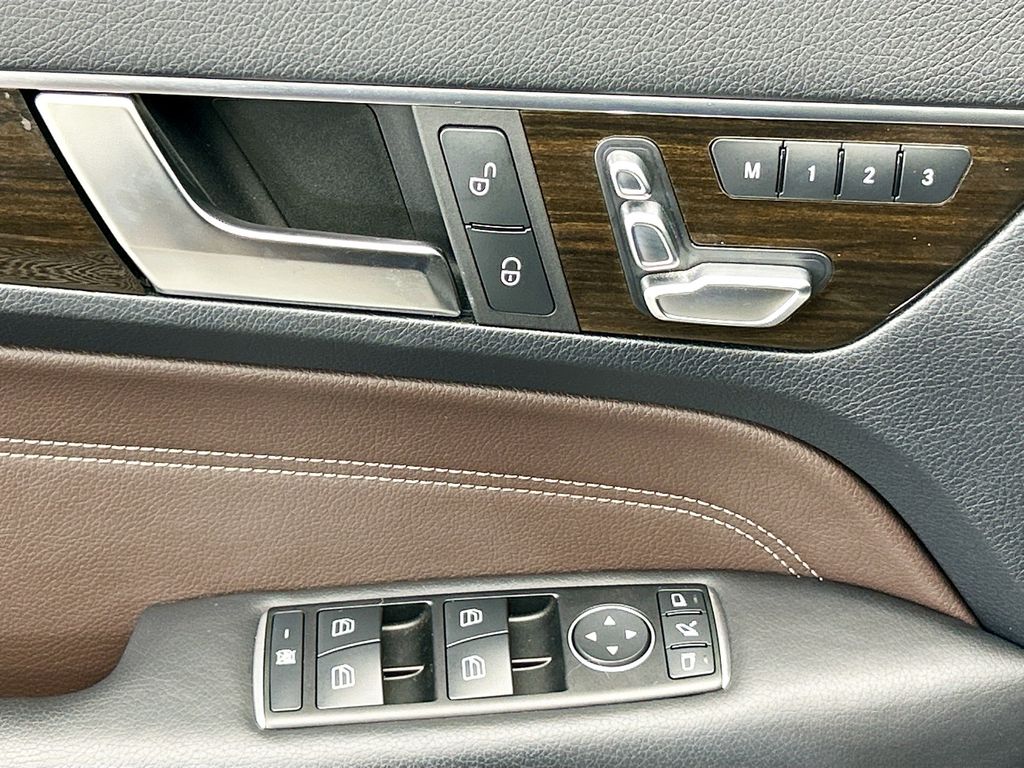 Thumbnail: 2017 Mercedes-Benz E-Class - 22