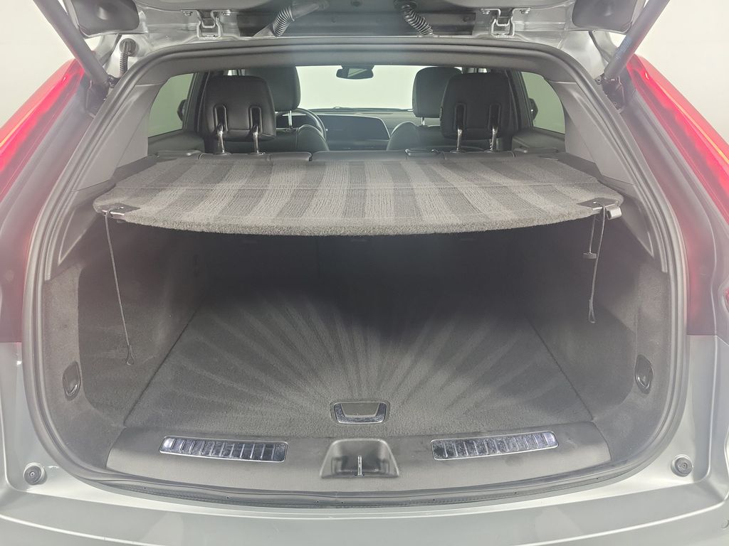 2025 Cadillac XT4 Premium Luxury - 7