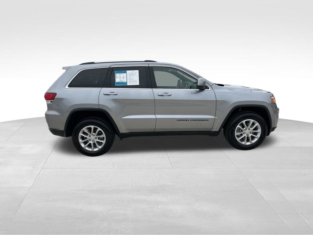 2021 Billet Silver Metallic Clearcoat Jeep Grand Cherokee Laredo X 4X4 SUV