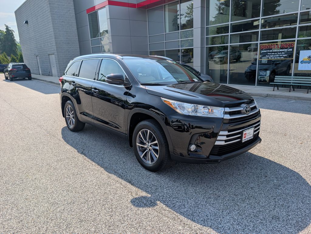 Midnight Black Metallic 2019 Toyota Highlander SUV / Crossover All-Wheel Drive 8-Speed Automatic