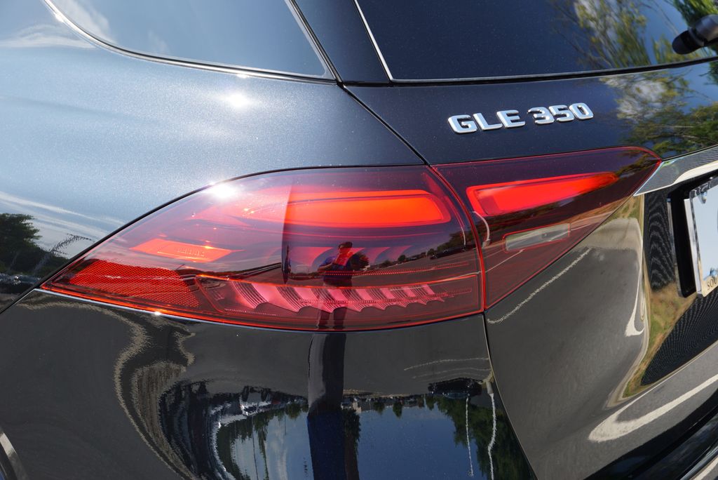 Thumbnail: 2026 Mercedes-Benz GLE - 14