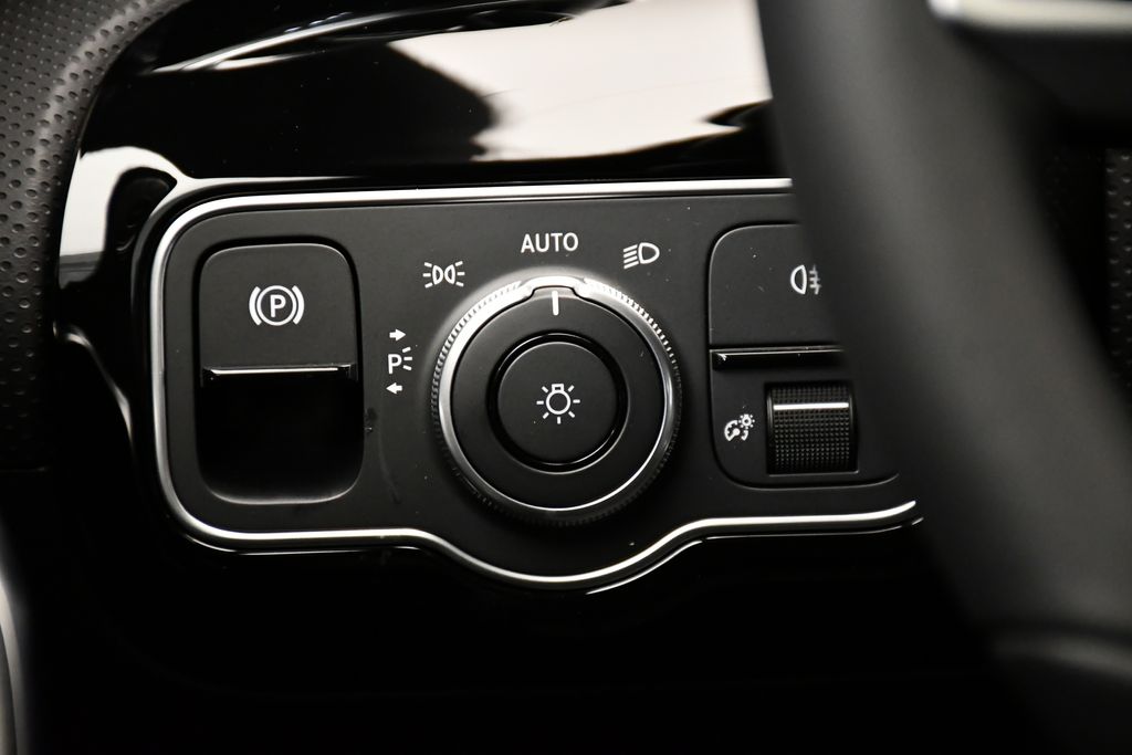 Thumbnail: 2026 Mercedes-Benz CLA - 21