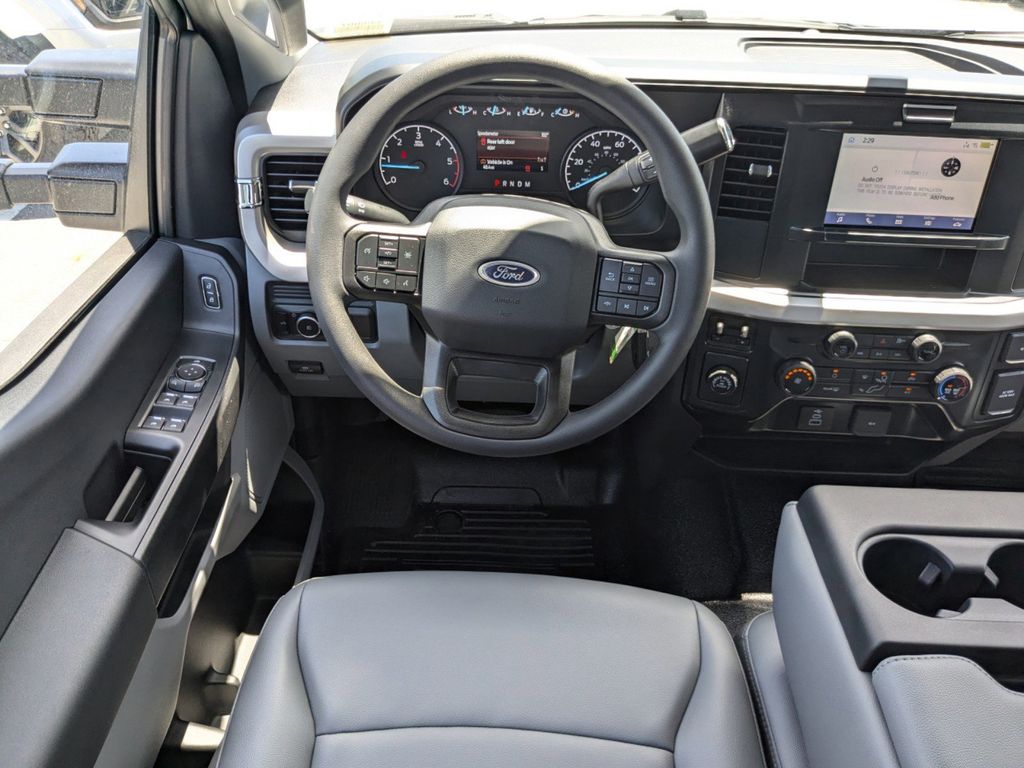 2025 Ford F-350 Super Duty XL