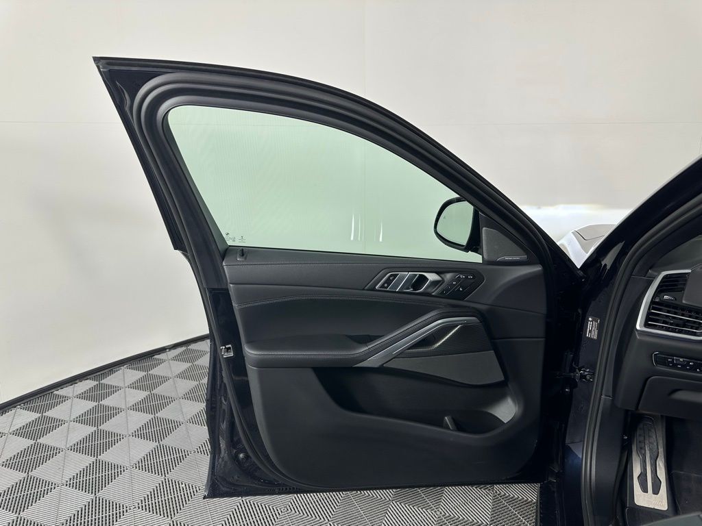 Thumbnail: 2023 BMW X6 - 13