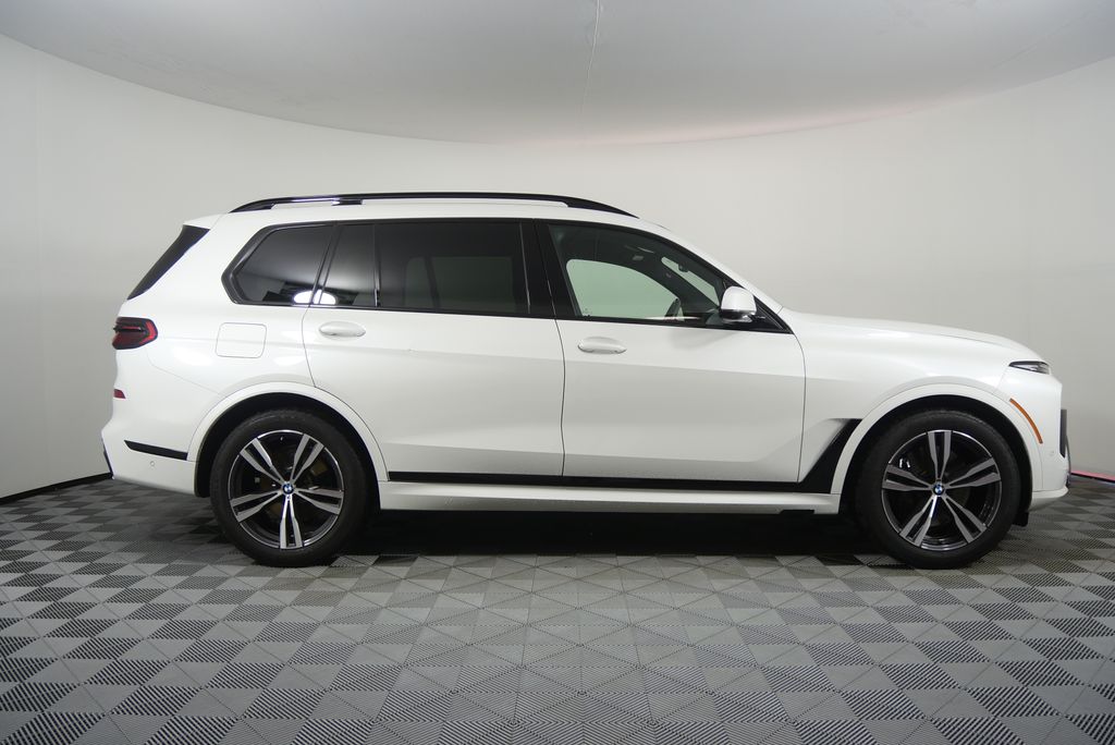 Thumbnail: 2024 BMW X7 - 2