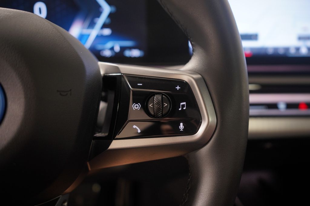 2024 BMW i5 eDrive40 21